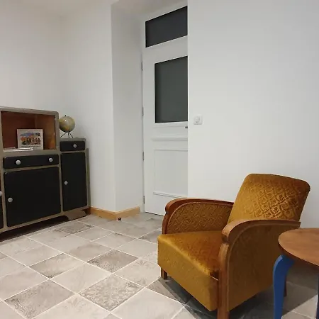 Holiday home Maison 19eme Renovee Avec Terrasse Et Bornes De Recharge - Fr-1-489-406 *